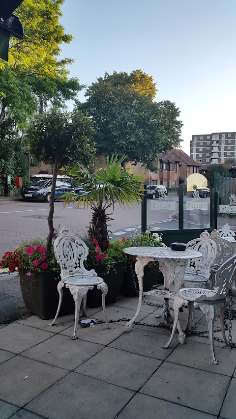 The Little Windsor, Sutton, Sutton
