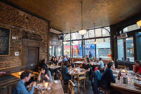 Three Crowns, Stoke Newington