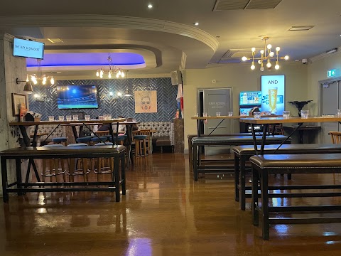 The Bay and Bracket, Victoria