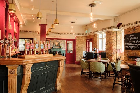 The Hare & Hounds, Osterley