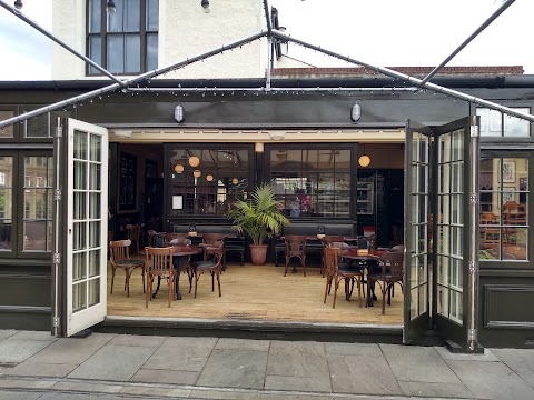 The Holly Tree, Waltham Forest