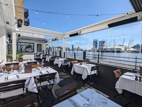 The Gun, Docklands