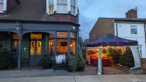 The Red Lion, Hounslow