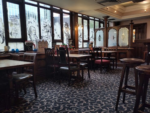 The Mad Hatter public house, Southwark