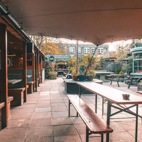Crooked Billet, Hackney