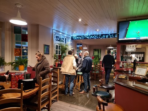 The Gunnersbury, Hounslow