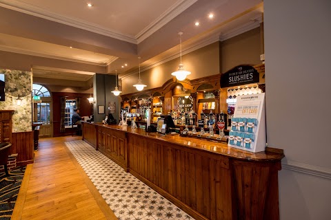 The Red Lion, Barnet