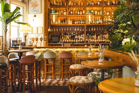 Mr Fogg's Botanical Tavern & Treehouse