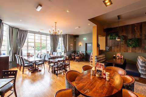 The Chessington Oak, Kingston upon Thames