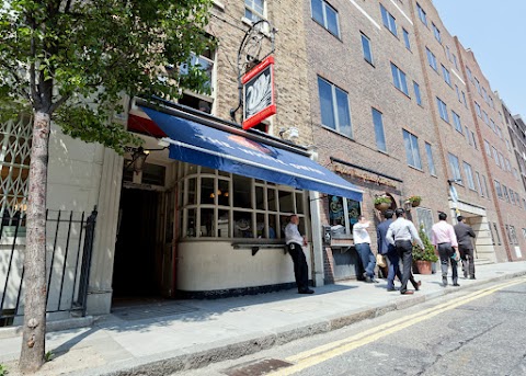 White Swan, Tower Hamlets