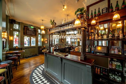 Crown, Camden