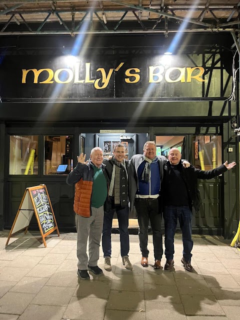 Molly's Bar, Enfield