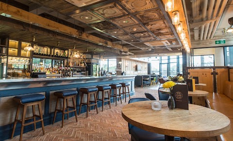 Nine Elms Tavern