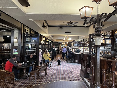 New Moon Public House, Haringey