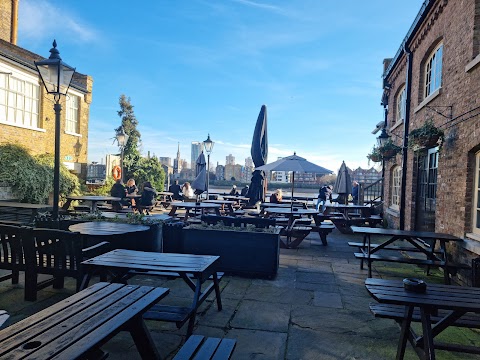 Captain Kidd, Tower Hamlets