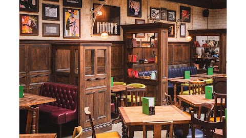 Bull & Gate