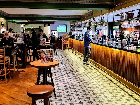 The London & South Western - JD Wetherspoon