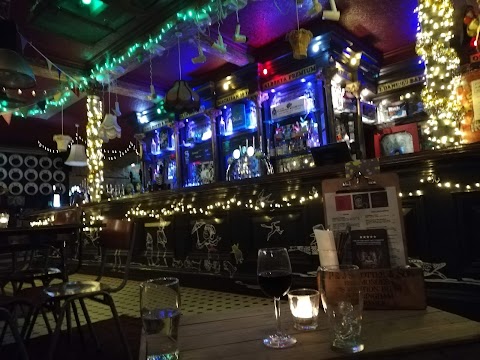 The Owl & Hitchhiker, Islington