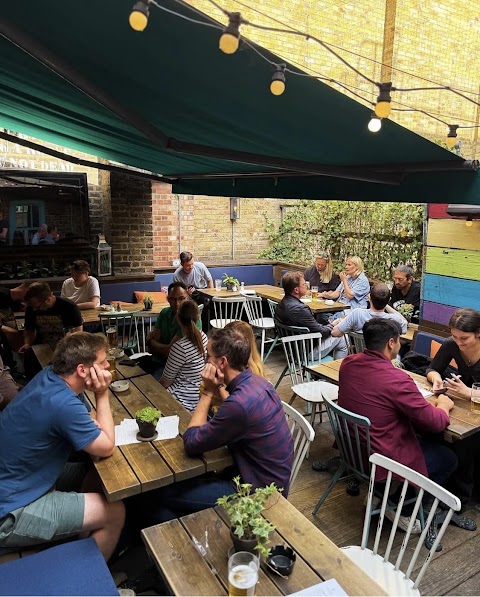 The Fellow, Islington