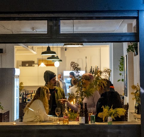 dan's, Hackney