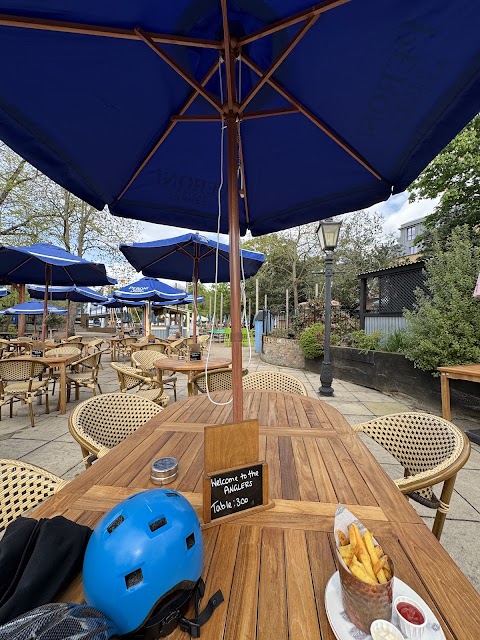 The Anglers, Teddington