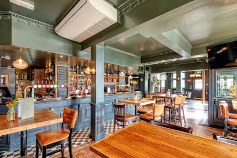 The Salisbury Arms, Enfield