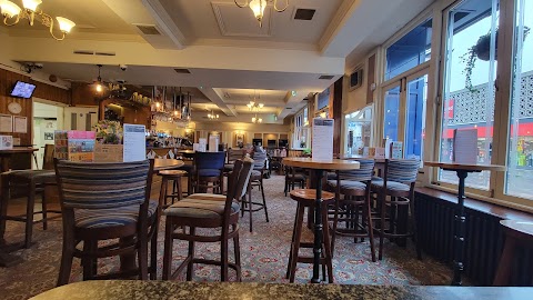 The Moon on the Hill - JD Wetherspoon, Harrow
