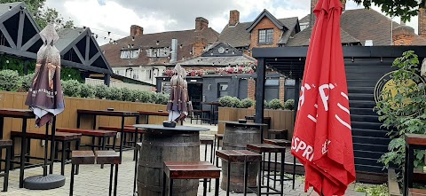 Elm Tree Beer Garden, Bromley